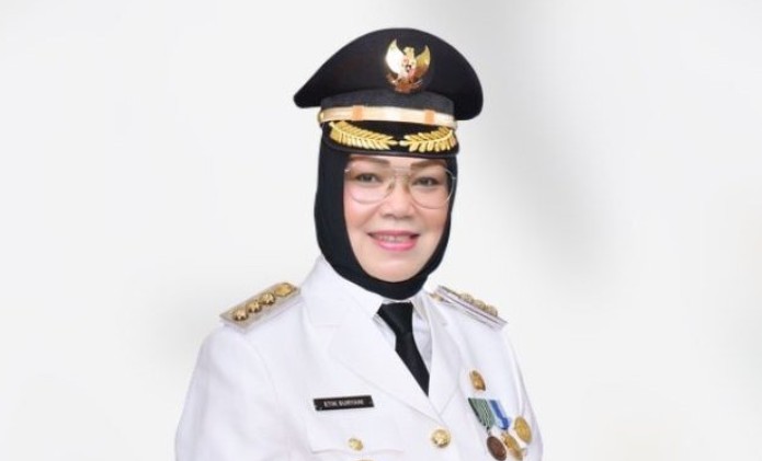 Profil Etik Suryani Bupati Sukoharjo: Karier dan Pendidikan