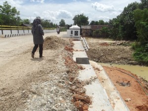 Dosen Teknik Sipil ITERA Amati Jembatan Amblas di Lampung Tengah