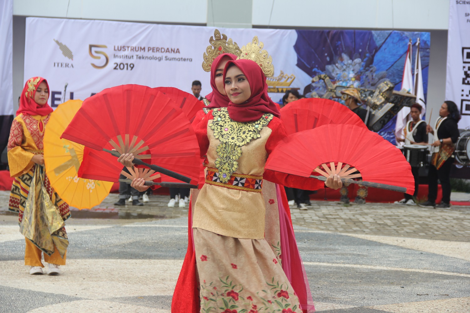 Parade Seni Awali Rangkaian Kegiatan Lustrum ITERA