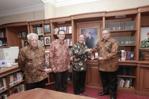 Silaturahmi dengan Presiden ke-6 RI Susilo Bambang Yudhoyono, Rektor Sampaikan Perkembangan ITERA