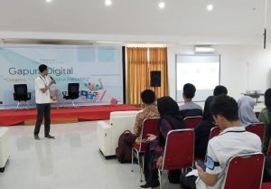 UPT Bahasa ITERA dan Google Bekali Mahasiswa Kemampuan Literasi Digital