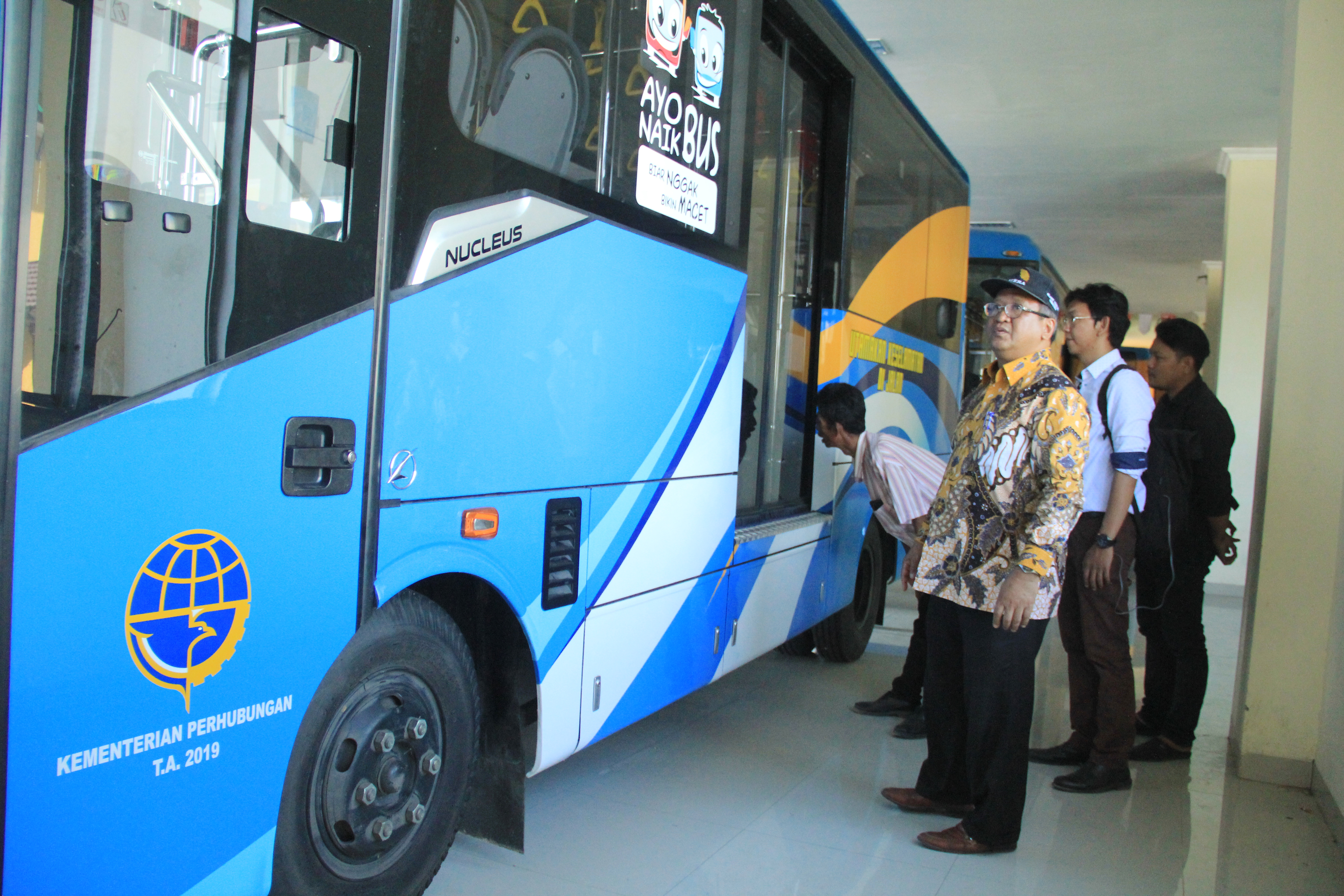 Rektor ITERA Tinjau Bus Bantuan Kemenhub