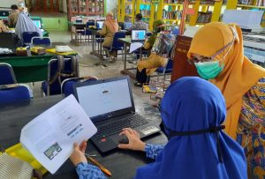 Dosen ITERA Latih Guru SMAN 9 Bandar Lampung Pembelajaran dan Praktikum Daring