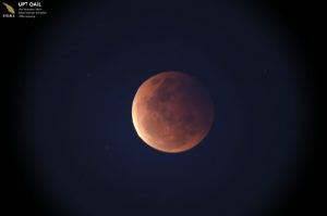 Tim Observatorium Astronomi ITERA Berhasil Rekam Proses Gerhana Bulan Total