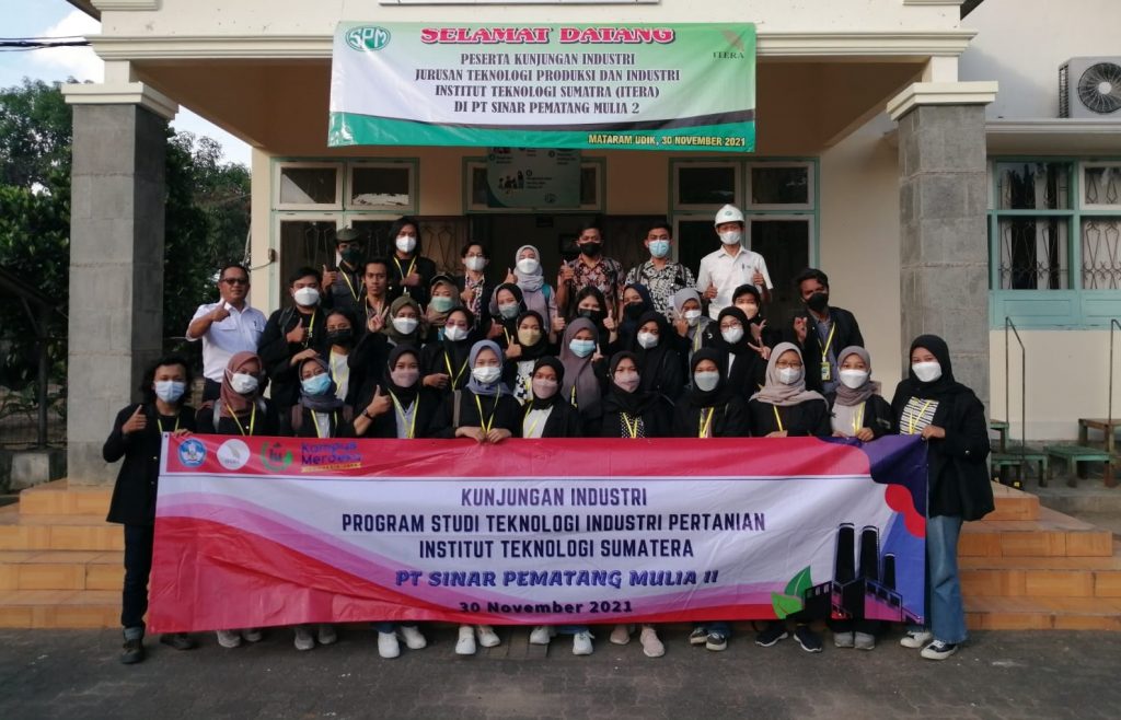 Mahasiswa TIP ITERA Belajar Pengolahan Tapioka di PT SPM 2 - ITERA