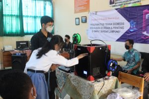 Prodi Teknik Biomedis ITERA Kenalkan Teknologi 3D Printing di SMKN 7 Bandar Lampung