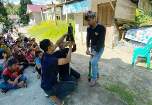 Mahasiswa ITERA Buat Roket Air Limbah Plastik Sebagai Media Belajar Sains Anak