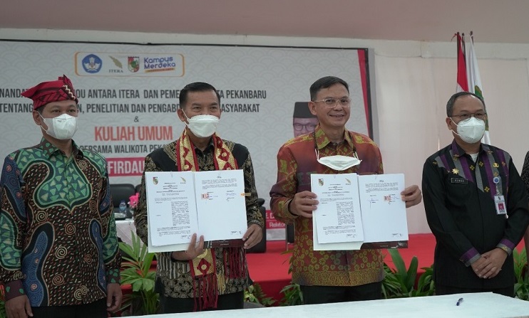 ITERA dan Pemkot Pekanbaru Tandatangani MoU Kerja Sama Pengembangan Daerah