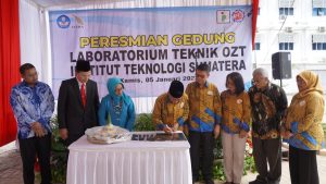 ITERA Resmikan Gedung Laboratorium Teknik OZT