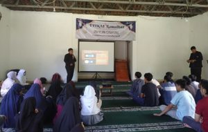 Prodi Sains Atmosfer dan Keplanetan ITERA Sosialisasi Fenomena Gerhana Matahari di Sekolah Alam Lampung 
