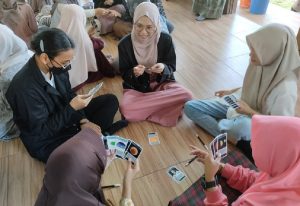 Prodi SAP, OAIL, dan DKV ITERA Sosialisasi Dunia Astronomi Lewat Permainan Kartu Kuartet di Sekolah Alam Lampung