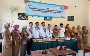 Dosen Teknik Informatika ITERA Serahkan Aplikasi Bank Mini dan Bank Sampah di SMKN 7 Bandar Lampung