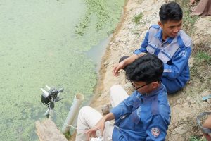 Prodi Teknik Biosistem ITERA Latih Siswa SMK IT Al-Hidayat Bangunrejo Terapkan Teknologi pada Kolam Ikan Lele