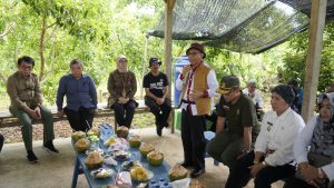 Tinjau KKN, Rektor Itera Sampaikan Program Pemberdayaan Masyarakat Kepada Wamen LHK