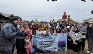 Mahasiswa Teknik Biomedis Itera Kolaborasi dengan Komunitas Busa Pustaka Bakti Sosial di Pulau Pasaran