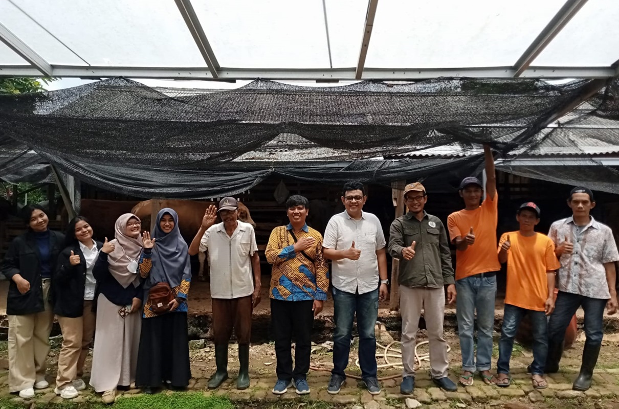 Promosi Peternakan Berkelanjutan, Dosen Teknik Lingkungan Itera Sosialisasi Biogas untuk Rumah Ternak