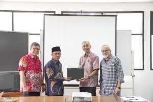 Terima 40 Laptop Merah Putih, Itera Siap Kolaborasi Riset dengan Tim MF2023 ITB