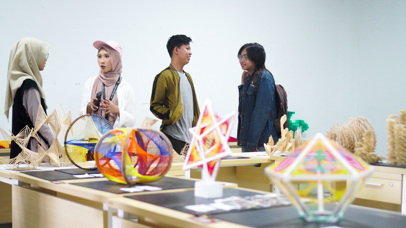 Pameran Seni Mahasiswa DKV Itera, Suguhkan Budaya Jadi Karya