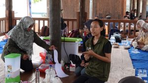Prodi Biologi Itera Latih Masyarakat Pahawang Buat Nata De Coco dan VCO