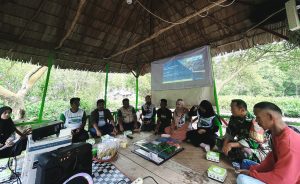 Tim PKM Itera dan Kelompok Tani Hutan Hijau Lestari Kolaborasi Terapkan Inovasi Pelindung Pantai Natural