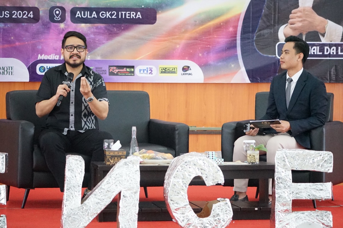 Jovial Da Lovez Motivasi Pelajar dan Mahasiswa Gali Skill di Acara Science Fest Itera 2024