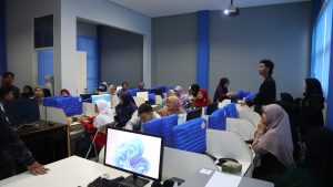 Dorong Pemanfaatan Teknologi Pembelajaran, Dosen Itera Latih Guru Sekolah Global Madani Aplikasi Desain