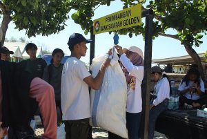 Tim PKM Itera Sukses Gelar Aksi Bersih-Bersih di Kampung Cungkeng untuk Ciptakan Desa Wisata Ramah Lingkungan