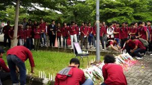 Pimpinan Itera, Mahasiswa, hingga Keluarga Nabil Al Dzikri Lakukan Tabur Bunga di Kampus