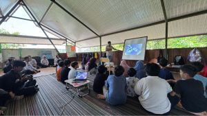 Prodi Teknik Sipil Itera Kenalkan Cahaya secara Interaktif kepada Siswa SD Sekolah Alam Lampung