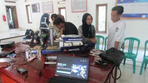 Mahasiswa Teknik Material Itera Edukasi Pemuda Desa Cilimus tentang Teknologi Material