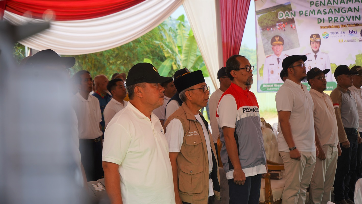 Rektor Itera Dukung Rehabilitasi Ekosistem Pesisir melalui Penanaman Mangrove di Pesawaran