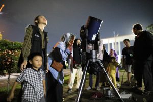 OAIL Itera Ajak Ratusan Peserta Ngamat Bareng Melihat Rahasia Langit Malam