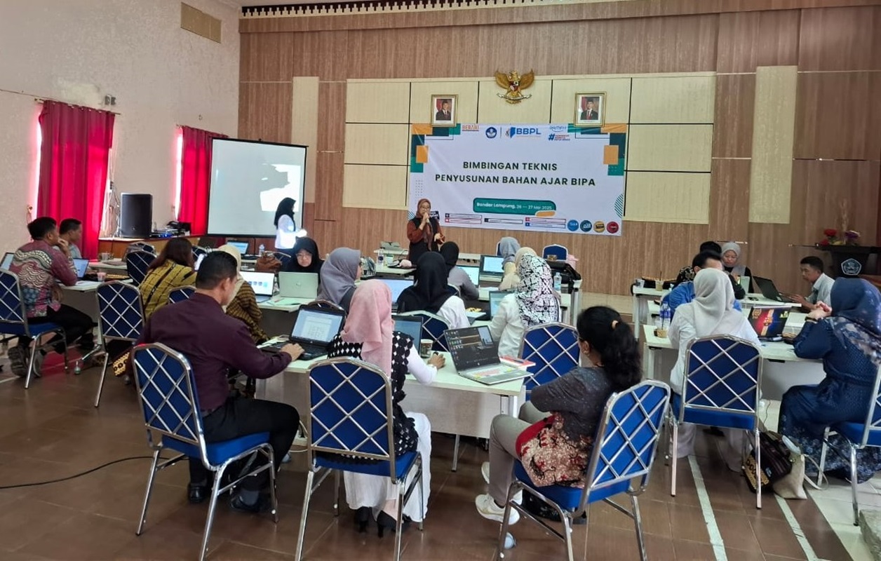 Dukung Program Internasionalisasi, Perwakilan UPA Bahasa Itera Ikuti Bimtek Penyusunan Bahan Ajar BIPA