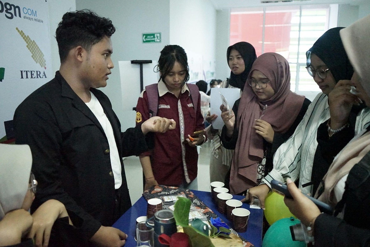 Siap Hadapi Dunia Kerja, Mahasiswa SAP Itera Ikuti Studium Generale dan Pameran Proyek