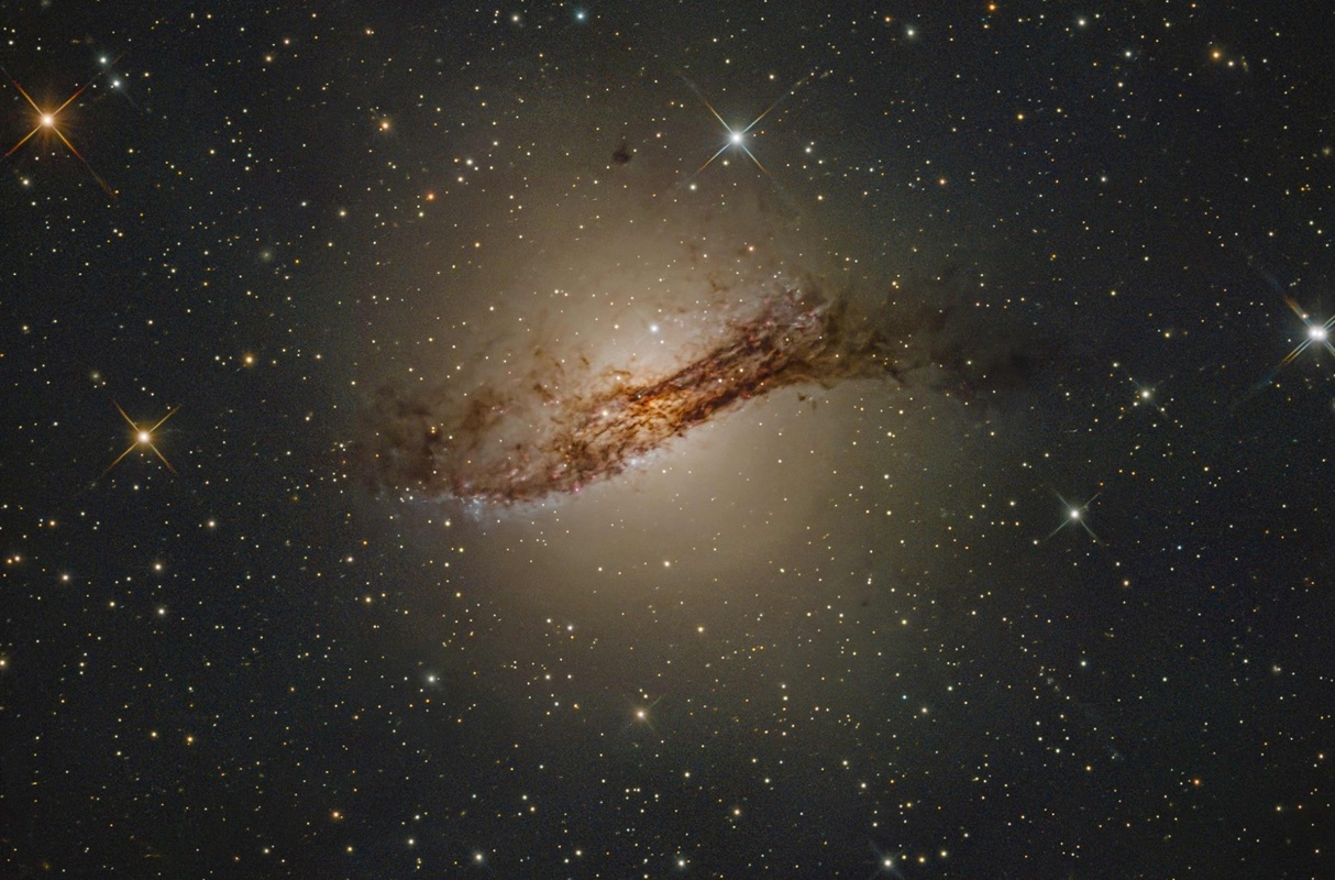 Mengenal Galaksi Centaurus A, Hasil Pengamatan Optik dan Radio OAIL Itera