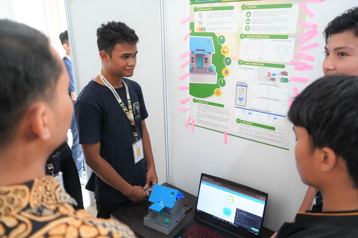 Prodi Fisika Itera Bangun Minat Sains Siswa Lewat Physics Short-Term Internship 2025