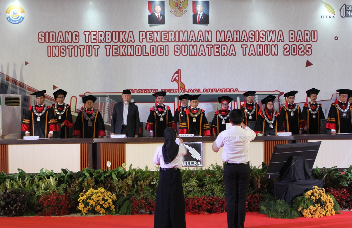 Itera Kukuhkan 4.929 Mahasiswa Baru, Gubernur Sumatera Barat Sampaikan Motivasi Bangun Kampung Halaman