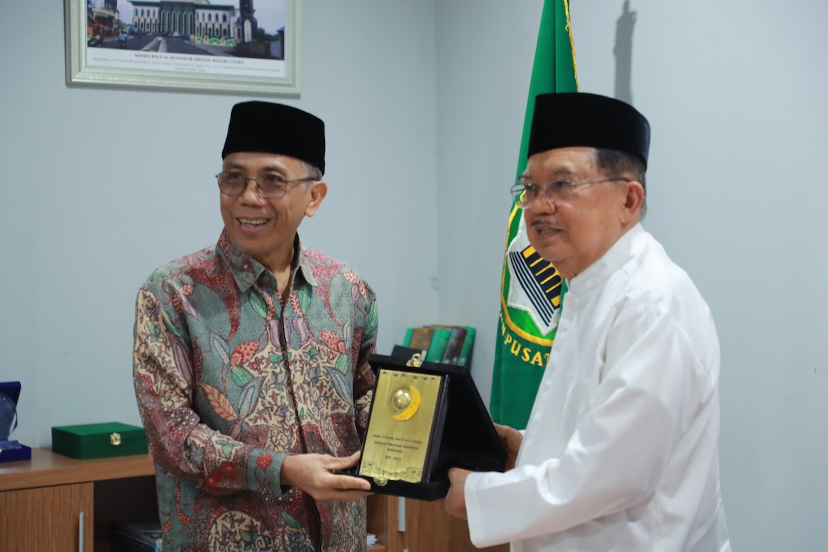 Pertemuan Rektor Itera dan Jusuf Kalla Bahas Kolaborasi Pemanfaatan Teknologi untuk Pengelolaan Masjid Masa Depan