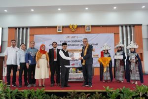 Itera Anugerahkan Gelar Honorary Professor kepada Prof. Francesco Sylos Labini dari Italia