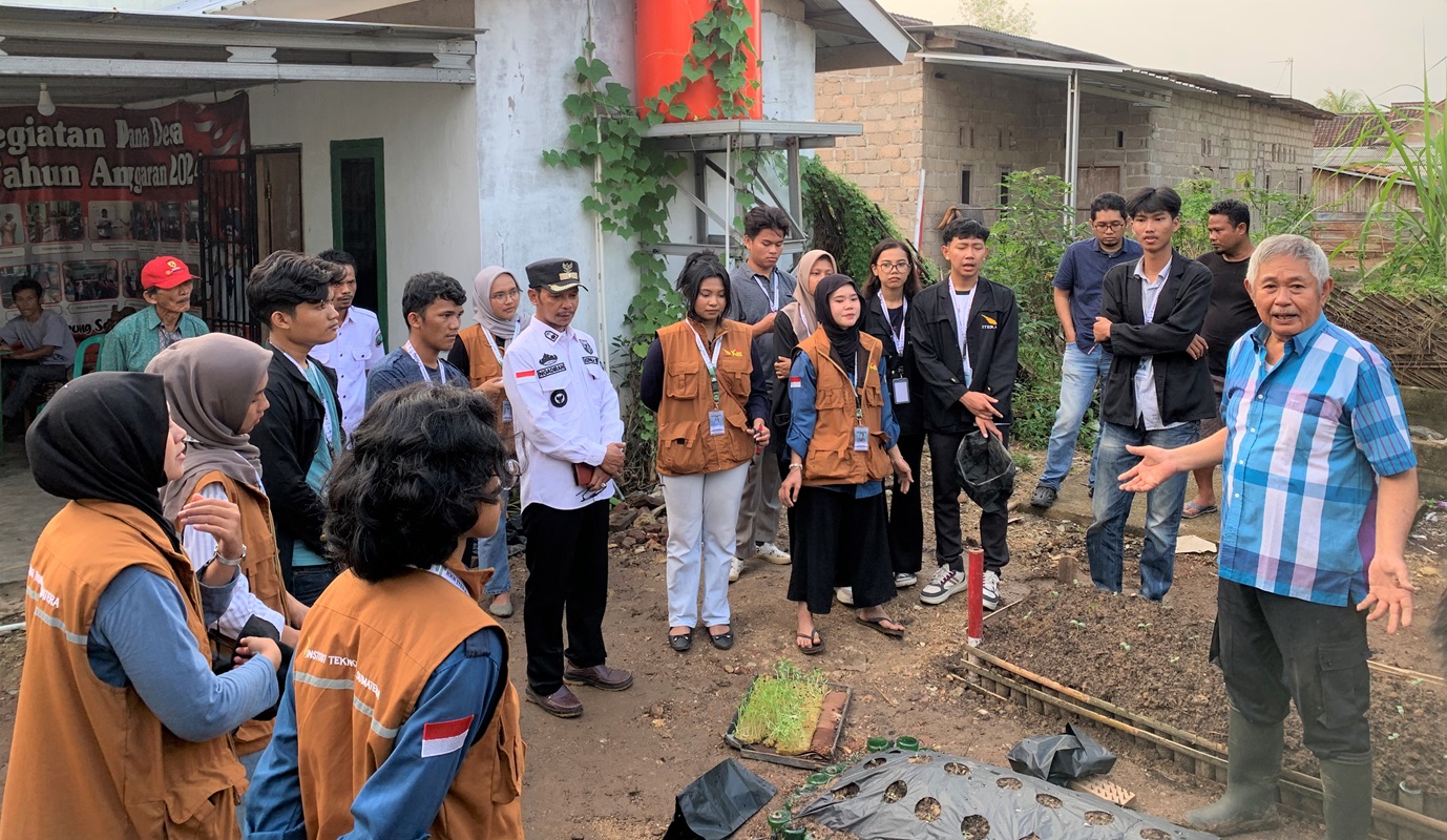 Mahasiswa KKN Tematik Itera Lanjutkan Program Bank Sampah dan Inisiasi Pengelolaan Limbah Organik di Desa Purwodadi Dalam