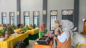 Mahasiswa KKN Tematik Itera Dampingi Warga Desa Labuhan Ratu 1 Ciptakan Inovasi Produk Lokal Berbahan Tahu