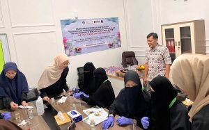 Prodi Rekayasa Kosmetik Itera Gelar Workshop Pembuatan Parfum di Sekolah Qur’an Ibnu Katsir
