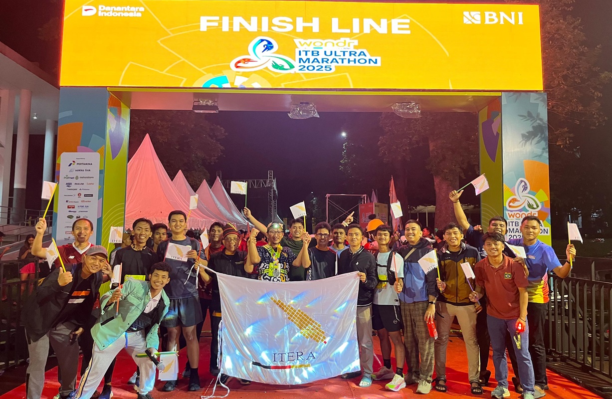 Tim Iterun Sukses Tuntaskan ITB Ultra Marathon 180K, Mahasiswa hingga Rektor Ikut Berlari