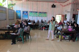 Dosen FTI Itera Latih Warga Gunung Katun Tanjungan Olah Singkong dan Ikan Wader Jadi Produk Bernilai Tambah