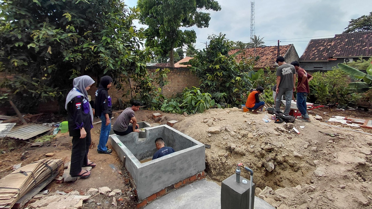 Wujudkan Desa Mandiri Energi, Mahasiswa Teknik Kimia Itera Bangun Reaktor Biogas di Desa Marga Kaya