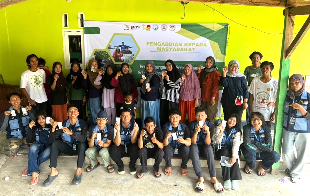 Kolaborasi Dosen dan Mahasiswa Itera Kembangkan Souvenir Mangrove dari Desa Purworejo