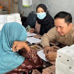 Prodi Farmasi Itera Cek Kesehatan Gratis dan Edukasi Warga Way Hui soal Kepatuhan Minum Obat
