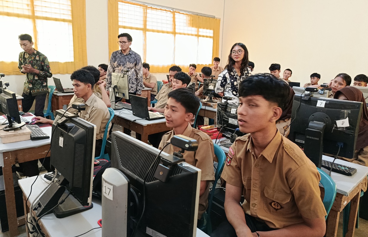 Dosen Itera Beri Pelatihan Keamanan Transaksi Digital untuk Siswa SMK Dharmapala Panjang