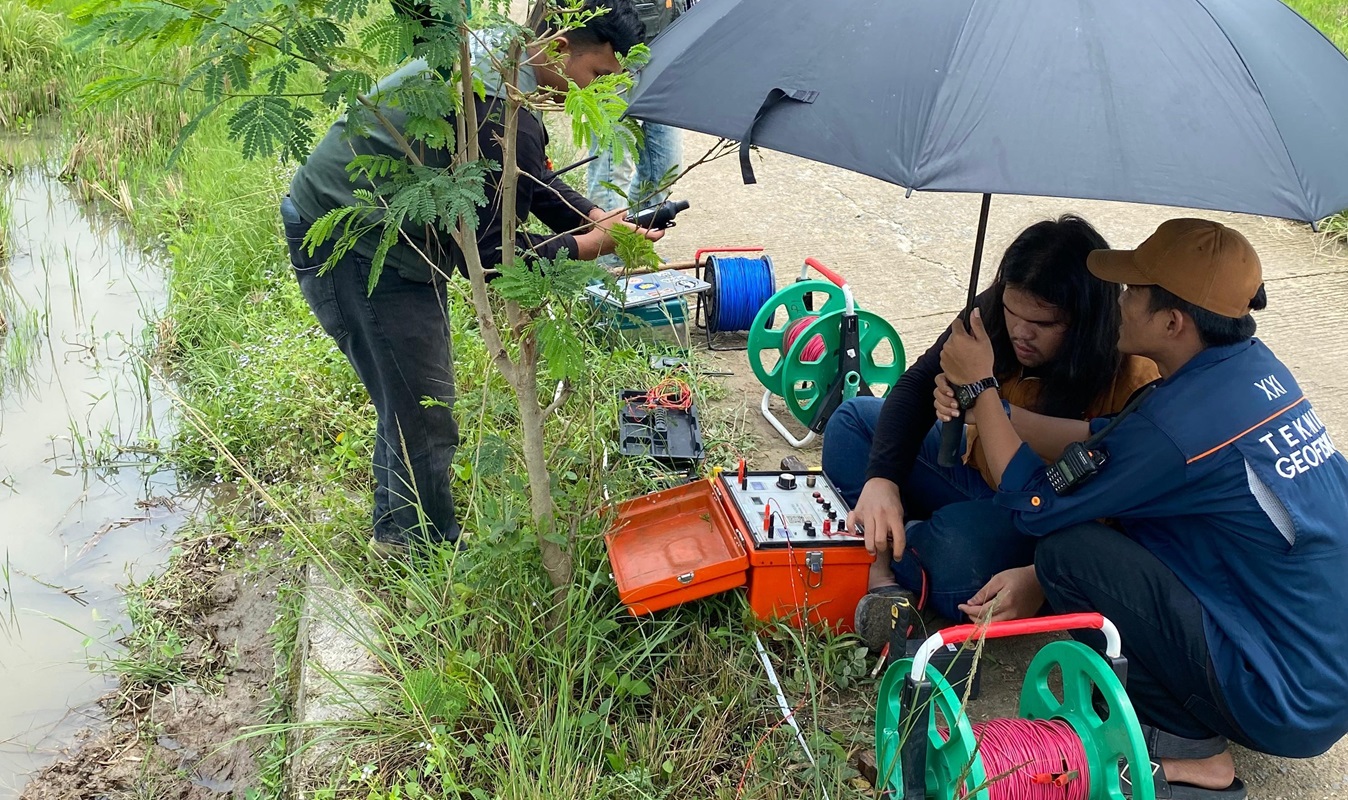 Tim Dosen Itera Petakan Potensi Air Tanah Jatimulyo untuk Perkuat Akses Air Bersih Warga