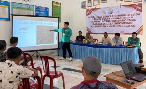 Teknik Pertambangan Itera Edukasi Warga Sidomekar tentang Bahaya Merkuri di Lahan Bekas Tambang